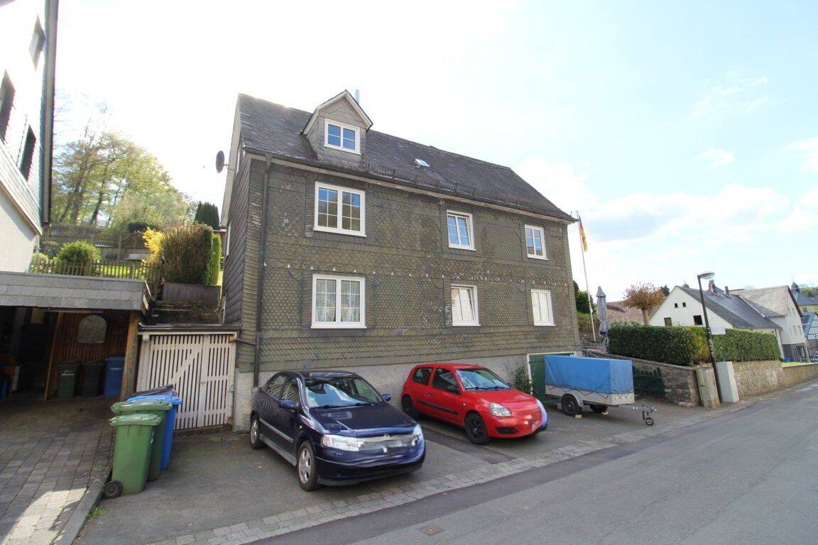Vermietetes Einfamilienhaus mit ausgebautem Dachgeschoss und Modernisierungspotenzial, 59939 Olsberg