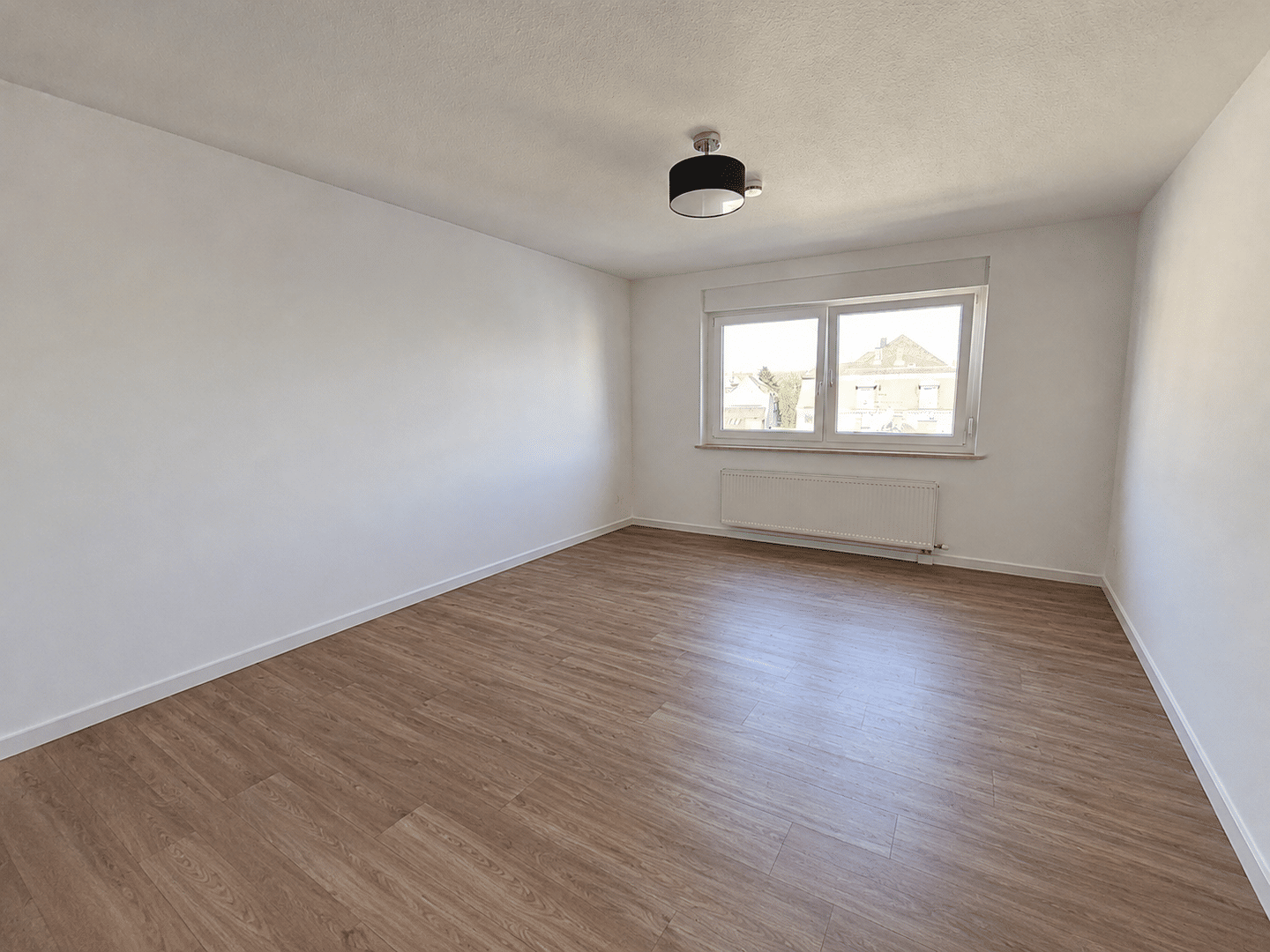 N-Gleißhammer – Helle, gut geschn.,zentrumsnahe 3- ZW mit Blk.,in top Renovierungszustand, 4.OG ohne Lift!!!, 90478 Nürnberg (Dutzendteich Gleißhammer Glockenhof Sankt Peter Zerzabelshof)