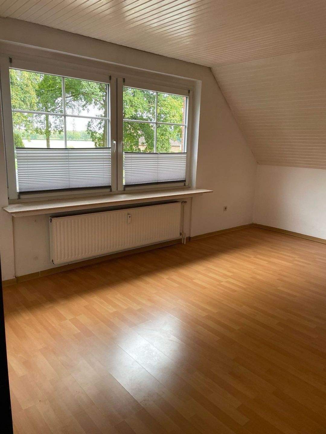 ***HOLLENSTEDT-OCHTMANNSBRUCH * NÄHE BAB A1 * 4 ZIMMER EG TERRASSEN-WOHNUNG * EBK * DUSCHBAD * GARTENNUTZUNG * RUHIG & GRÜN GELEGEN***, 21279 Hollenstedt