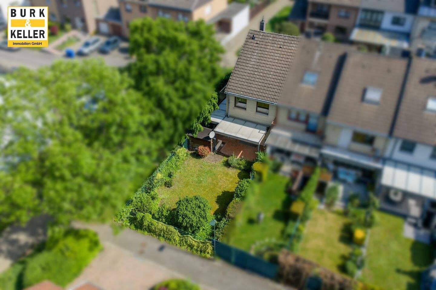 Reihenendhaus mit Keller, Garten und zwei Garagen in ruhiger Lage von Kerpen, 50171 Kerpen