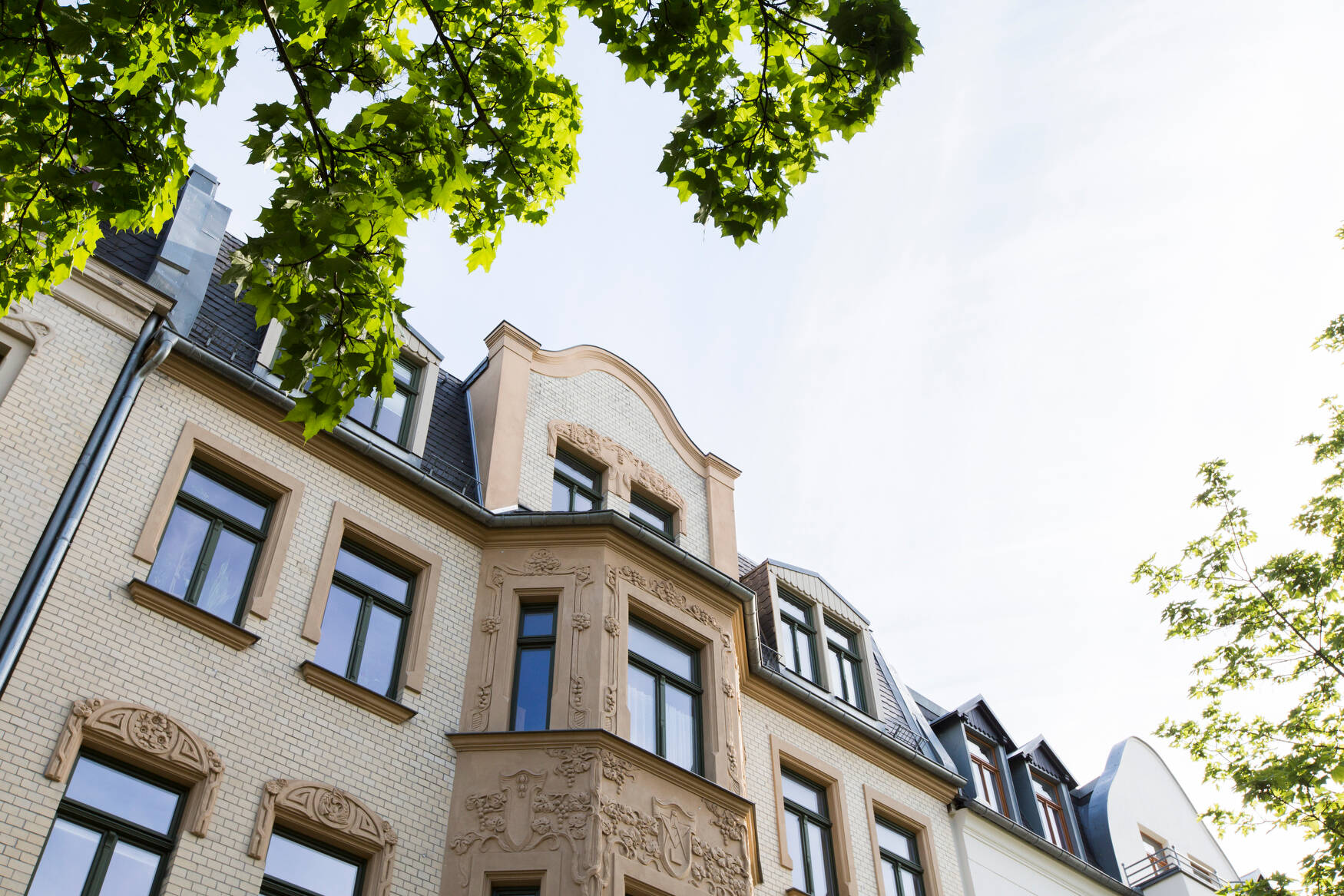 Große 5  Zimmerwohnung  mit Gartenanteil, 6110 Halle (Saale) (Damaschkestraße Gesundbrunnen Innenstadt Lutherplatz Saaleaue)