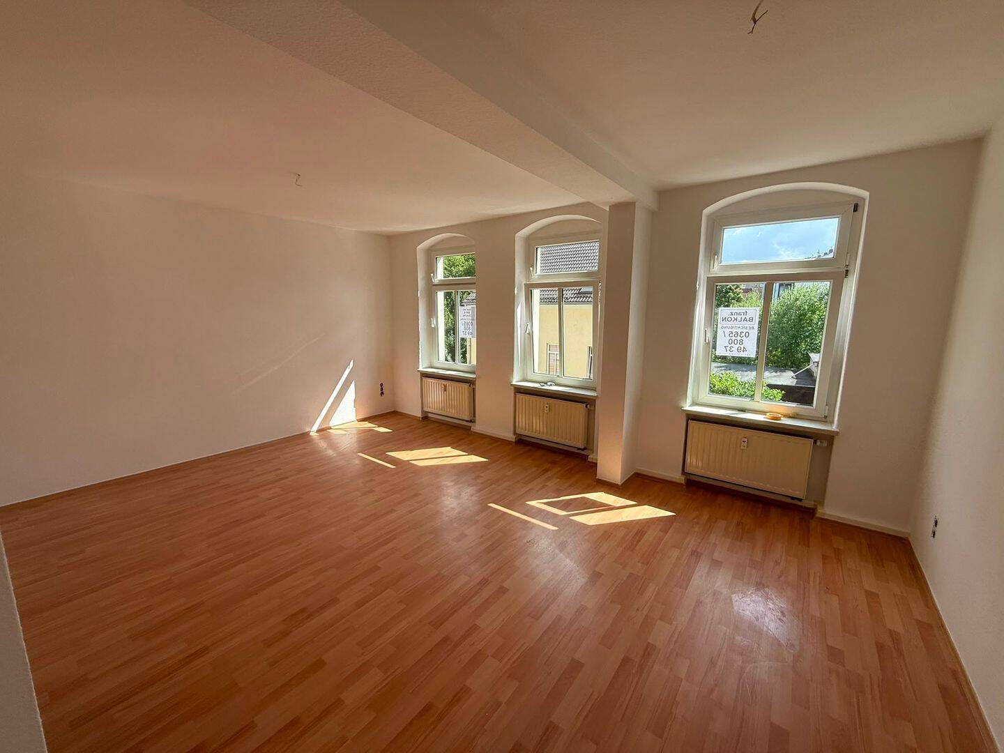 Helle 3-Zimmer-Wohnung mit französischem Balkon im Ostviertel von Gera, 7546 Gera