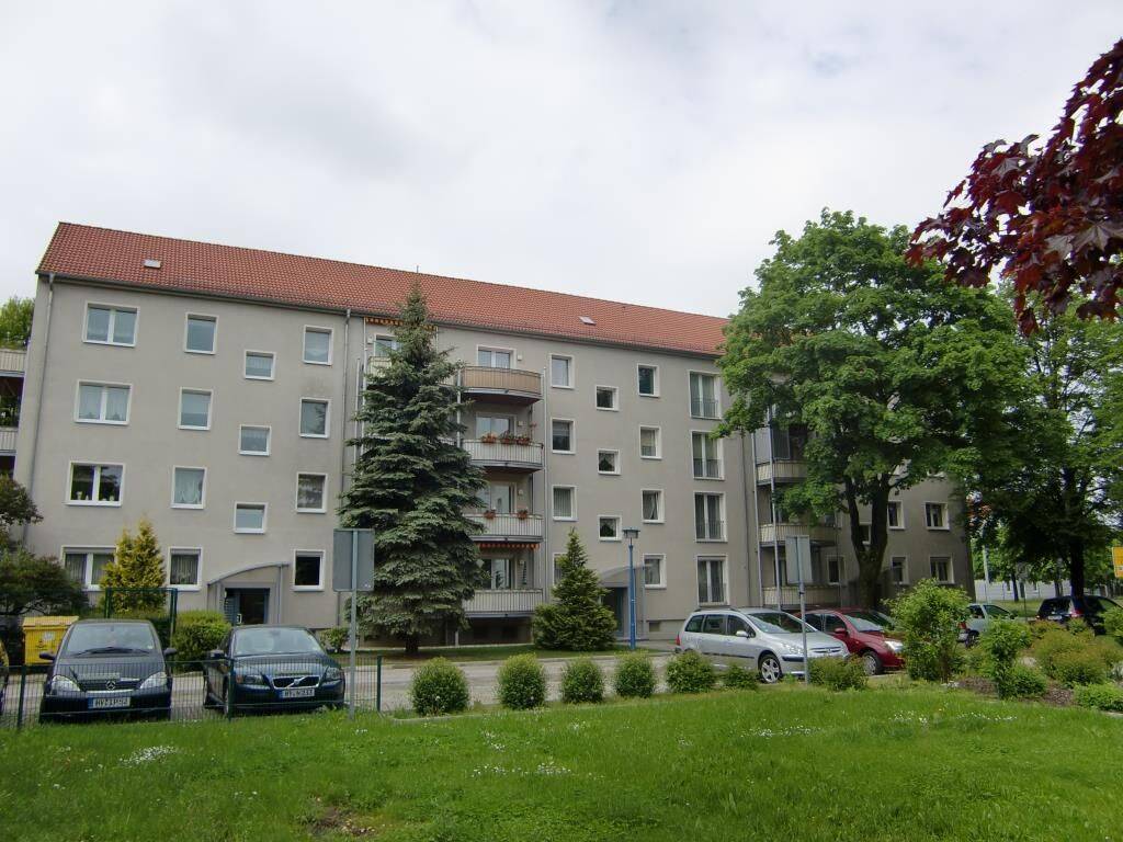 3-Raumwohnung mit Tageslichtbad, Badewanne und Balkon in ruhiger Lage, 2977 Hoyerswerda