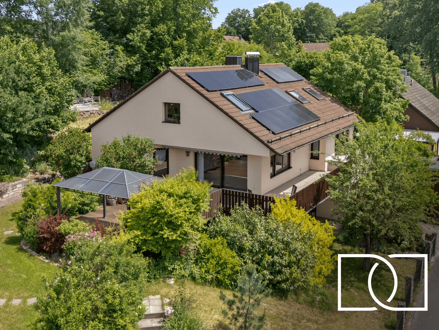Raumwunder! Modernisiertes Einfamilienhaus mit Einliegerwohnung in naturnaher Lage, 91286 Obertrubach