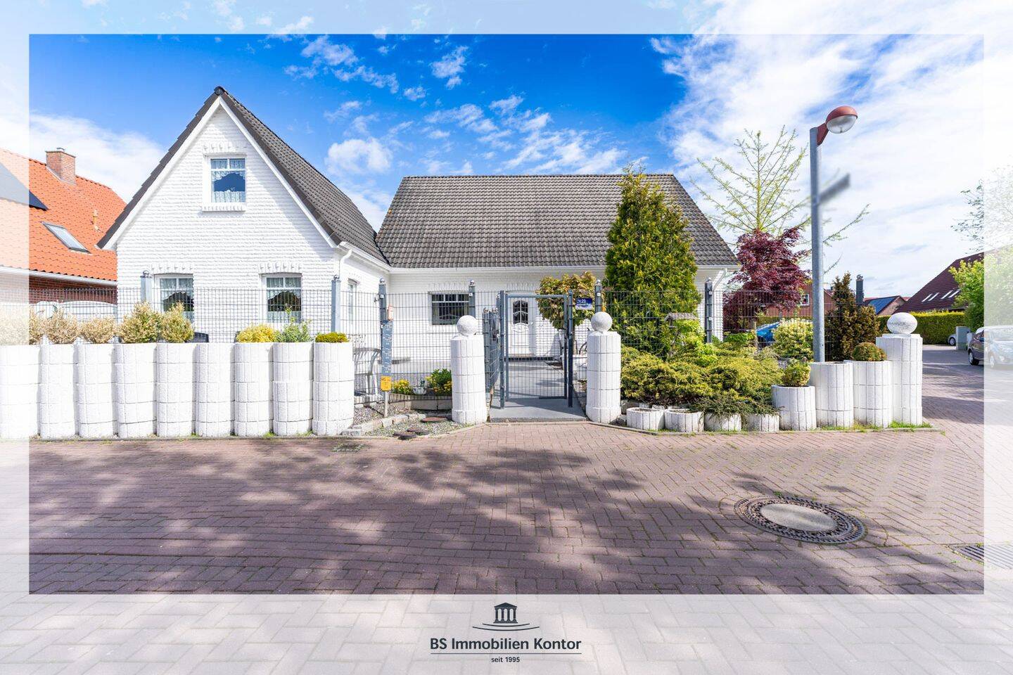 Larrelt! Einfamilienhaus mit drei Wohnungen, Terrasse und Gartenanlage!, 26723 Emden