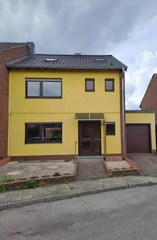 Ihr neues Zuhause in Merzenich: Charmantes Reihenmittelhaus mit 5 Zimmern, 52399 Merzenich