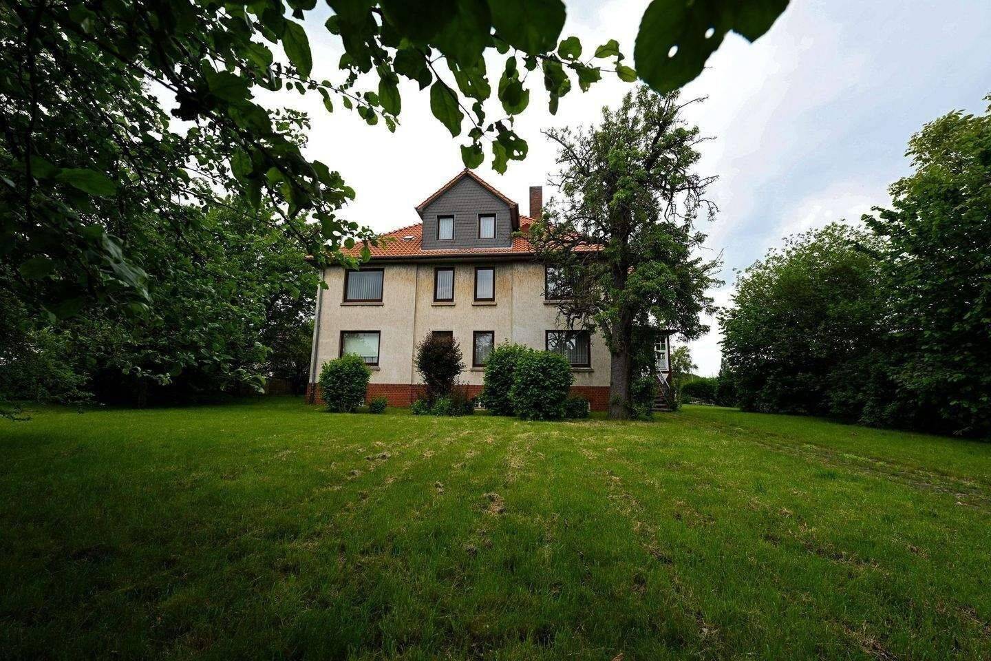 Villenartiges großzügiges Wohnhaus / großes Grundstück / auch als Mehrfamilienhaus sehr gut nutzbar, 31241 Ilsede