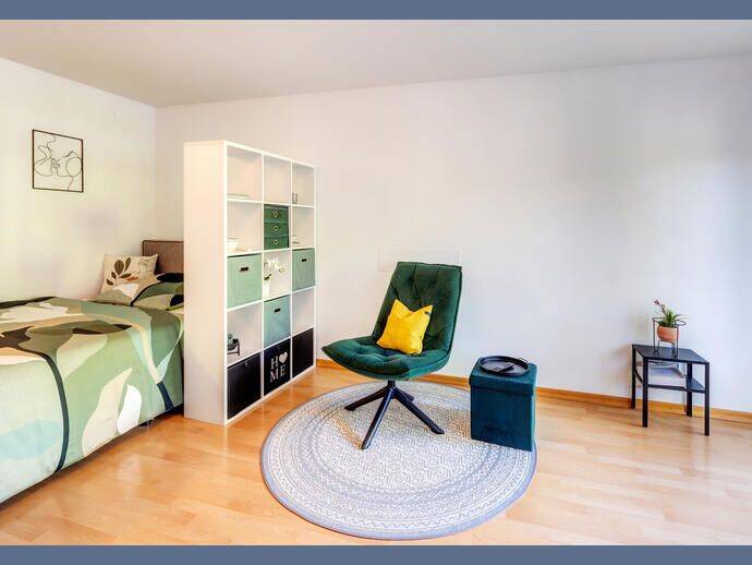 Möbliert: Helles und modernes Apartment mit Balkon, 85716 Unterschleißheim