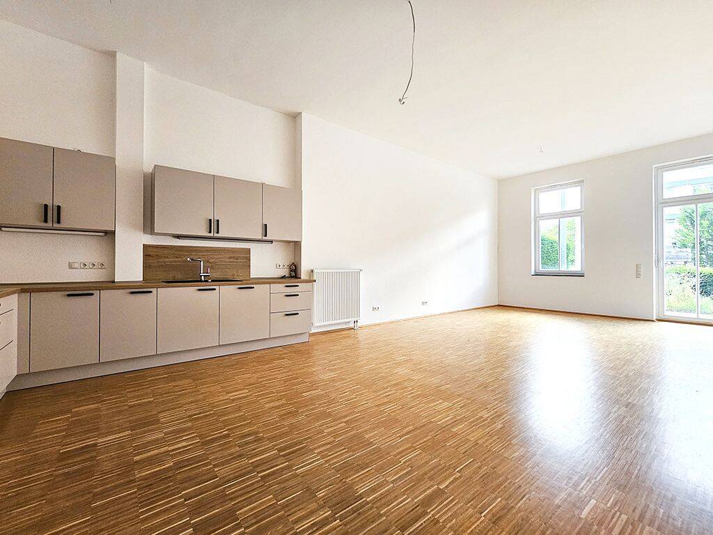 Wohnen mit Geschichte: Stilvolle Erdgeschosswohnung im ehemaligen Hotel „Westend“, 53474 Bad Neuenahr-Ahrweiler