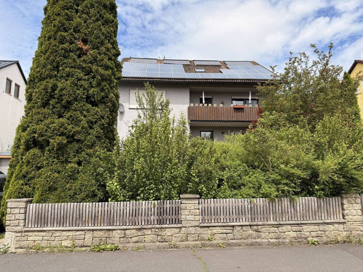 Wohnen und Vermieten gleichzeitig – Familienfreundliches Haus auf dem Land, 95703 Plößberg