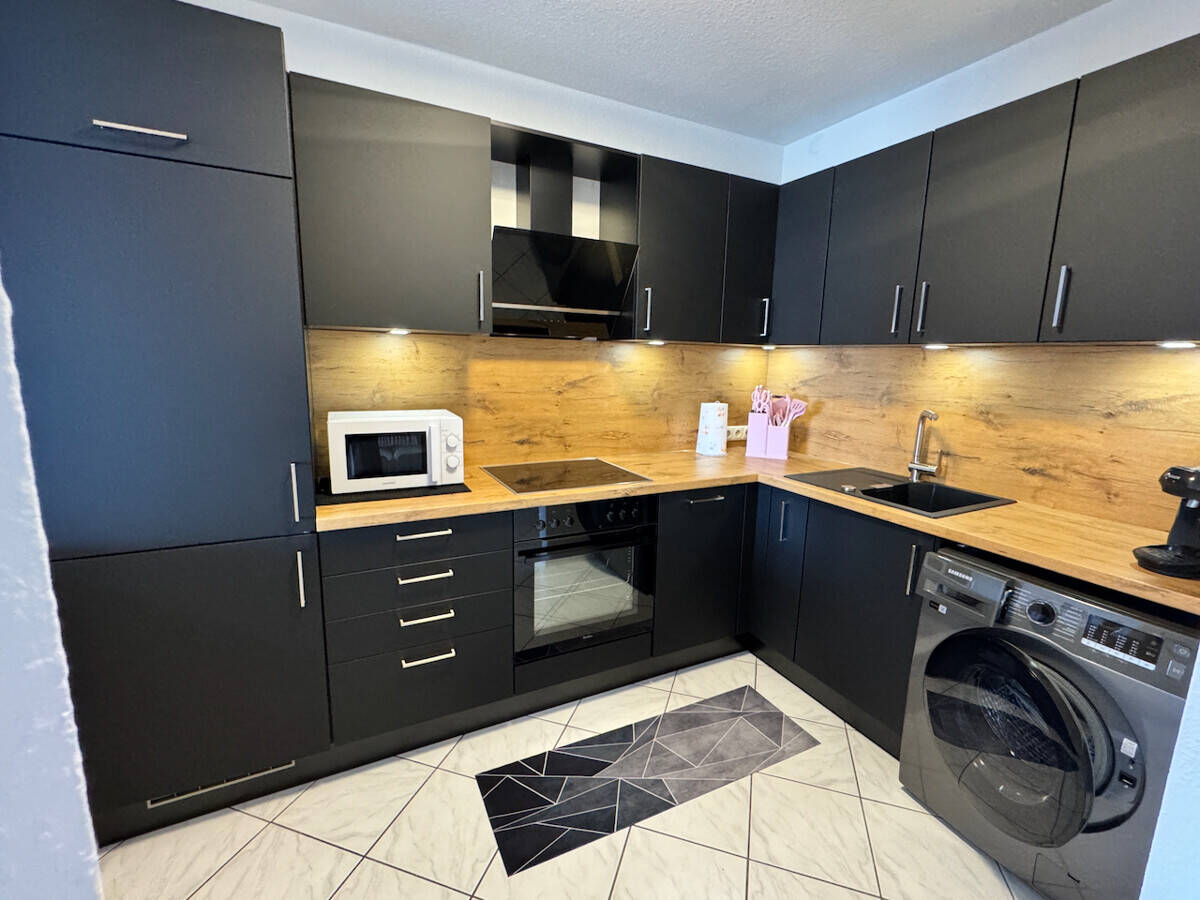 2 Zimmer Maisonette-Wohnung inklusive neuer Einbauküche! Nähe Frankfurter Flughafen und gute Autobahnanbindung!, 64859 Eppertshausen