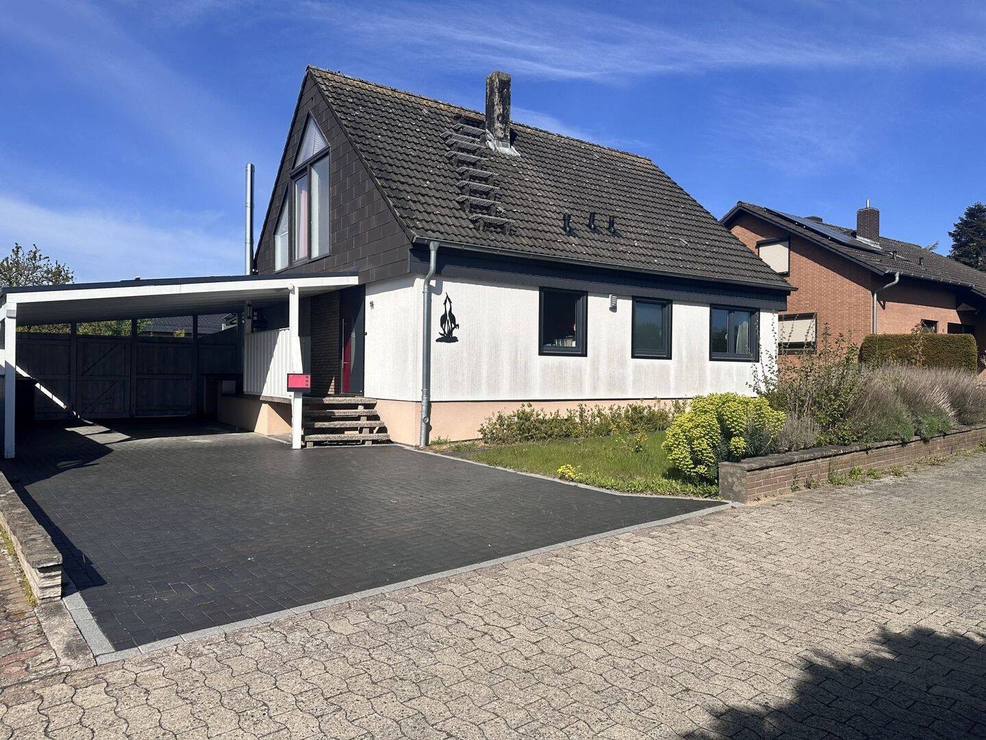 Söhlde: Streif-Haus mit Kamin, Garage, Carport, Keller und PV-Anlage, 31185 Söhlde