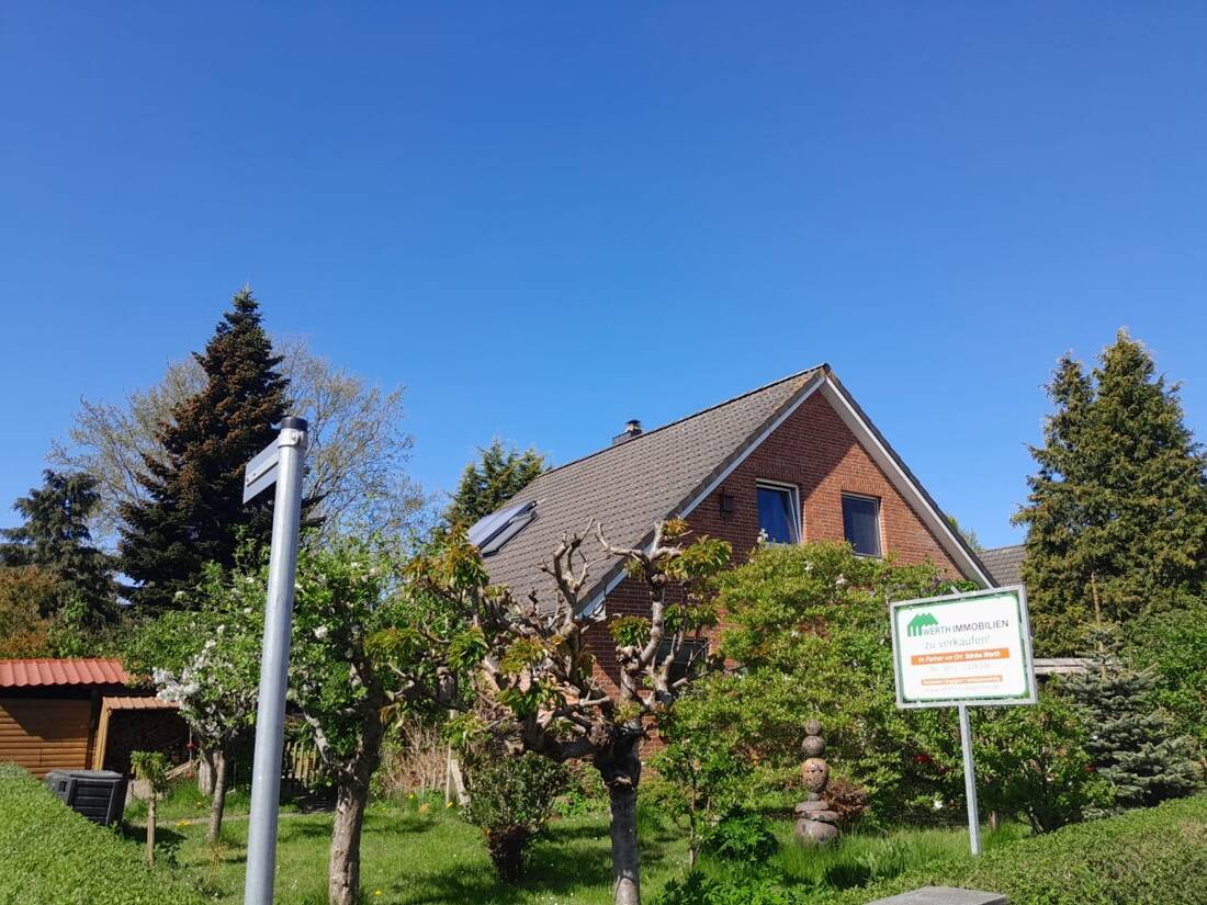 NEUER PREIS ! Schönes Einfamilienhaus mit Garage und Gartenpool incl. Überdachung, 25715 Eddelak