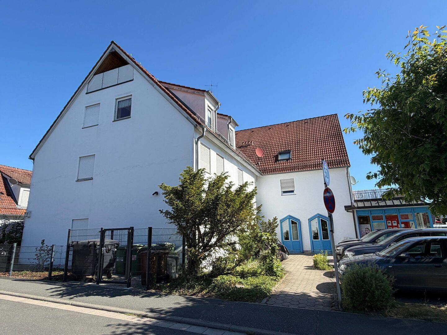 Modernisierte 2-Zimmer-Wohnung mit zusätzlichem Spitzboden und Stellplatz, 91341 Röttenbach