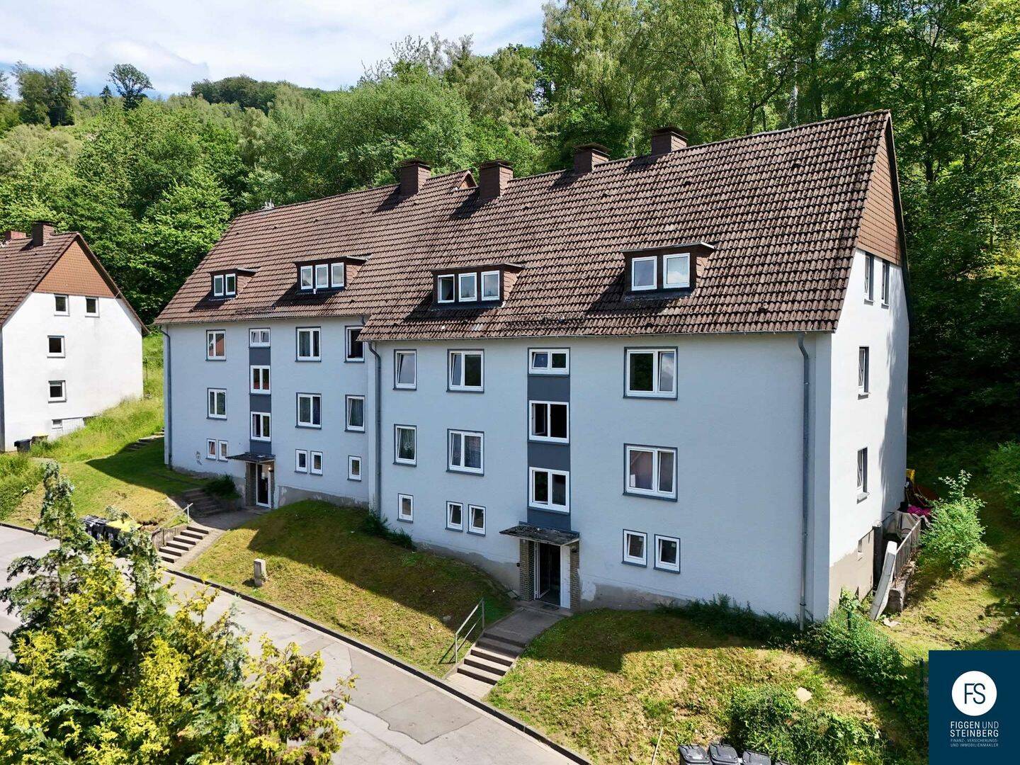 Zwei sanierte Mehrfamilienhäuser als Investmentpaket mit über 7 % Bruttorendite, 58840 Plettenberg