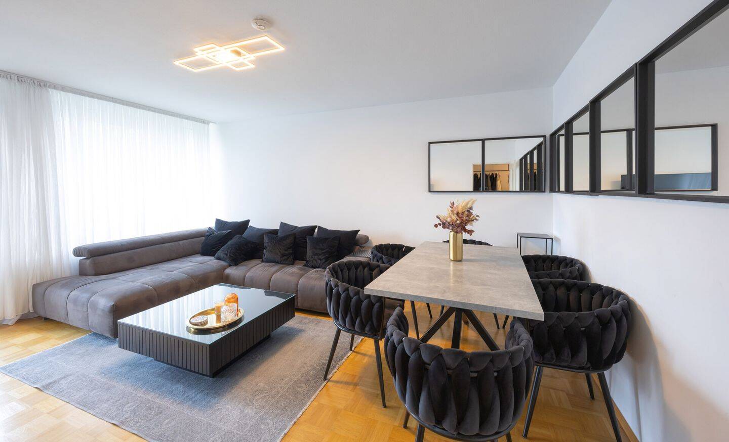 Panorama Tower Germering | Sanierte 2-Zimmer-Wohnung mit Balkon & Tiefgarage (4.OG), 82110 Germering