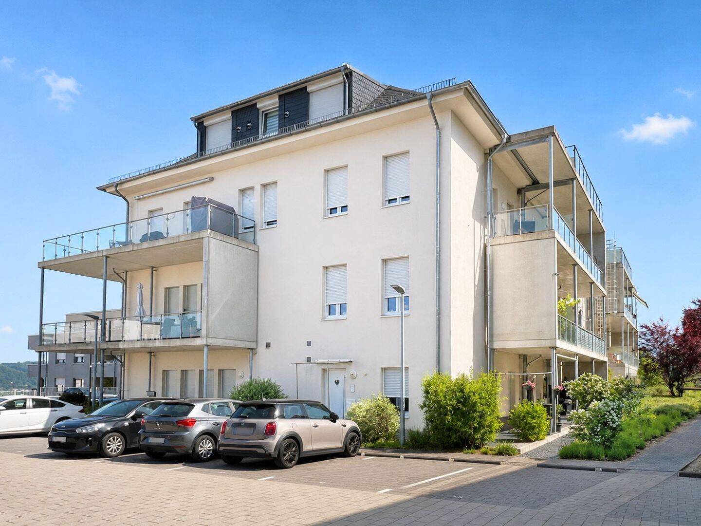 Moderne ETW mit Dachterrasse und 2 PKW Stellplätzen, 54294 Trier