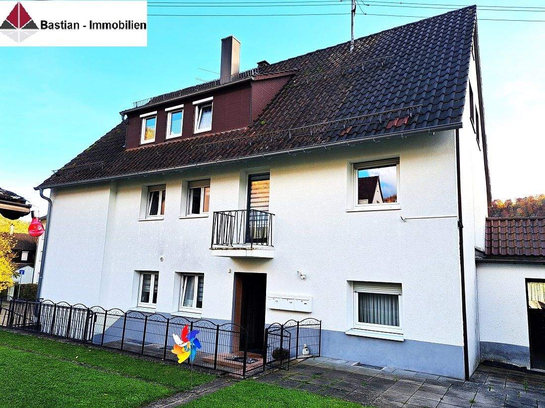 • Eigennutzer & Anleger, TOP-MFH 72458 Ebingen –kurzfristig 3 freie Wohnungen, 2 Garagen, Grundstück, 72458 Albstadt