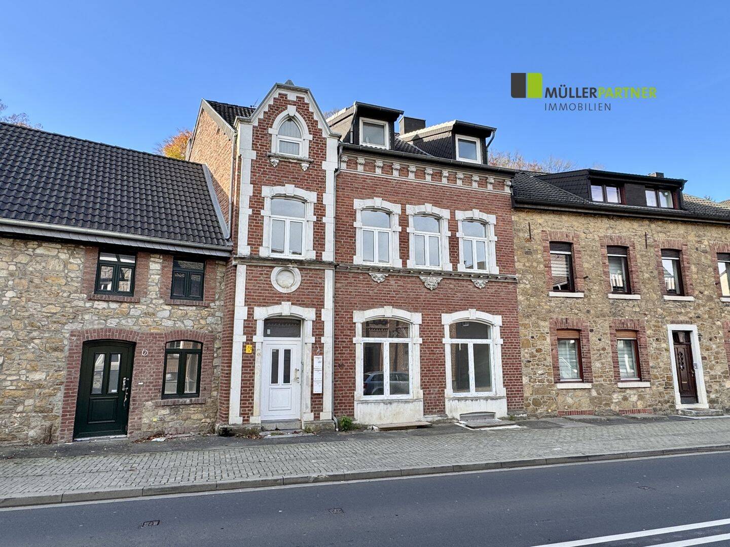 Saniertes Dreifamilienhaus mit vielfältigen Nutzungsmöglichkeiten in Stolberg-Vicht!, 52224 Stolberg (Rhld.)