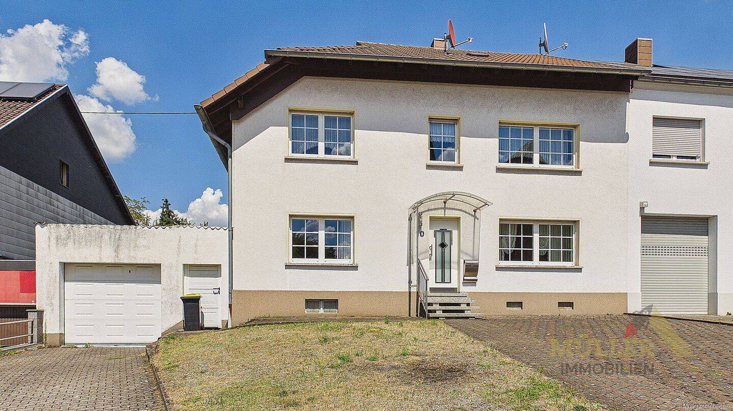 Zweifamilienhaus zum Wohlfühlen mit viel Platz sucht neue Besitzer, 66793 Saarwellingen