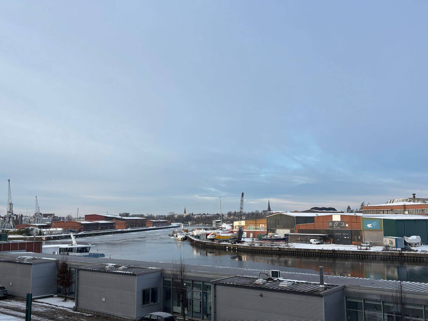 Renovierte 4 Zimmerwohnung am Hafen zu vermieten, 23568 Lübeck (Schlutup Sankt Gertrud)