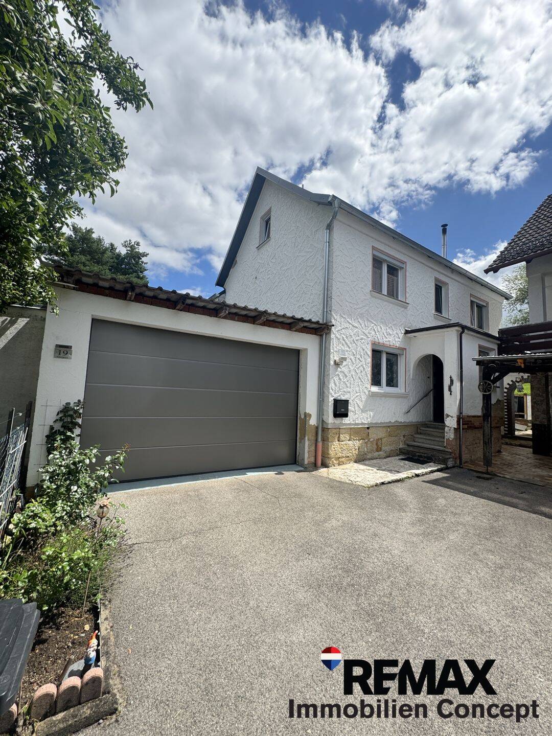 Umfangreich modernisiertes Einfamilienhaus in ruhiger Wohnlage mit viel Potenzial, 96237 Ebersdorf b. Coburg