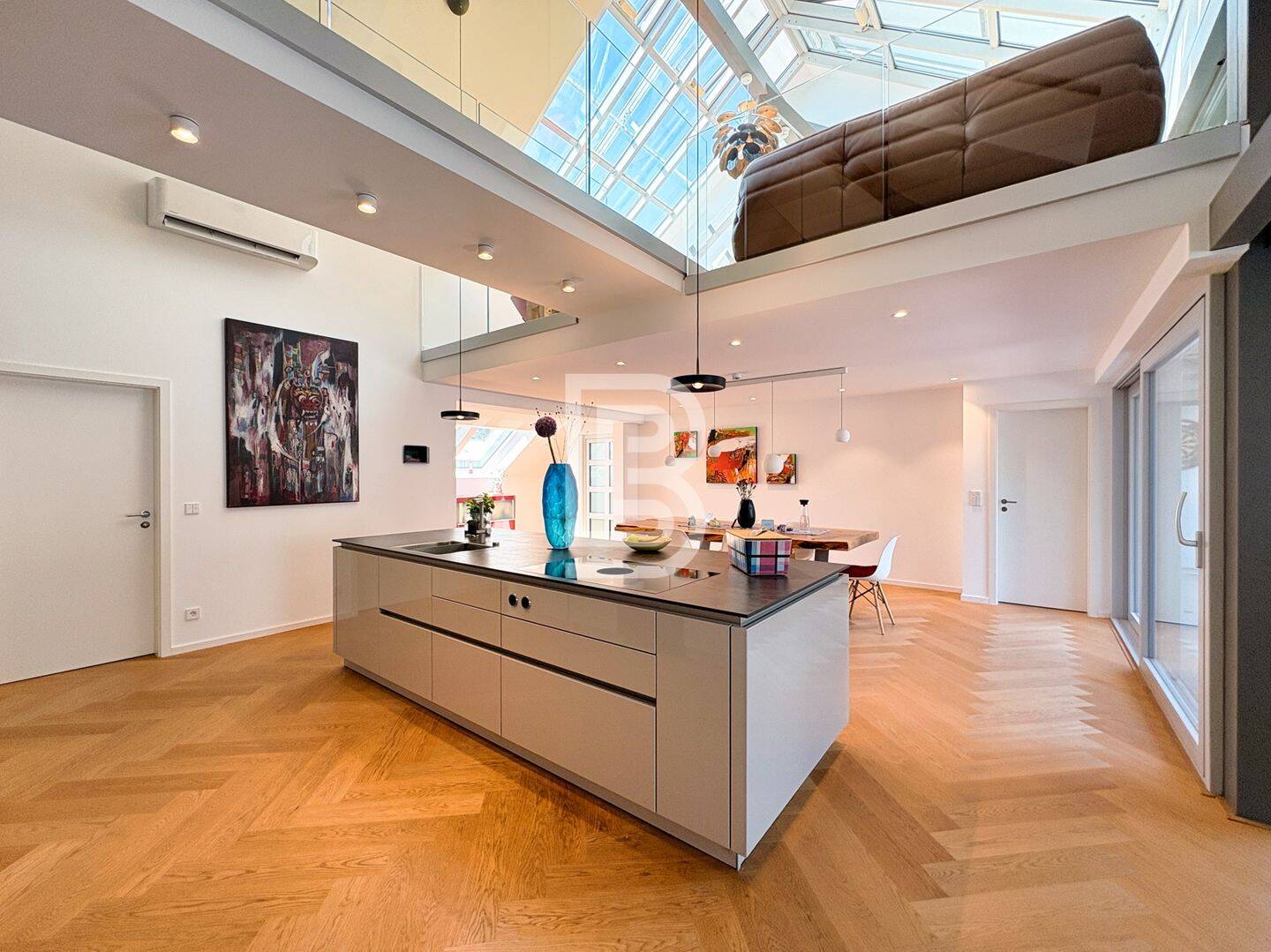 Stilvoll modernisiert: Maisonette- Wohnungstraum am Schlossberg fußläufig zu Freiburgs Altstadt, 79102 Freiburg im Breisgau (Oberau Waldsee Wiehre)