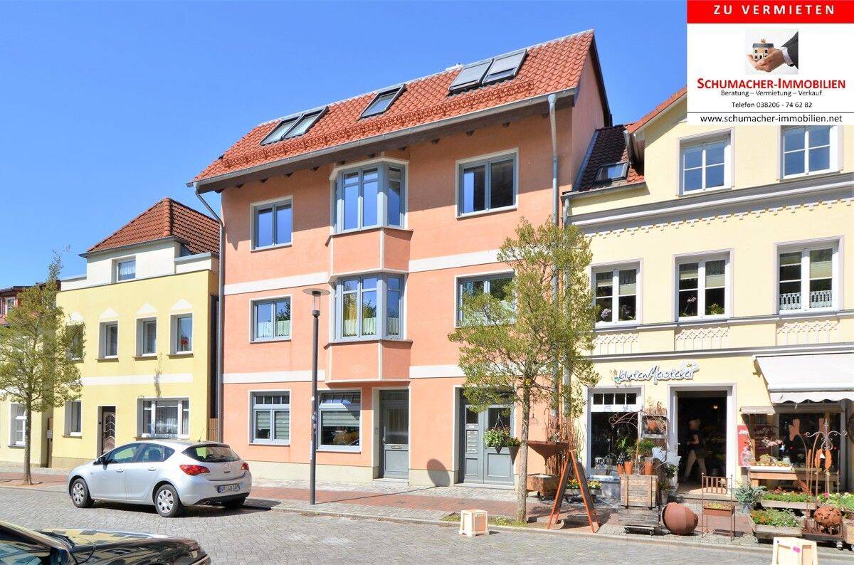 Erdgeschosswohnung mit Einbauküche und Stellplatz, direkt am Markt, 18311 Ribnitz-Damgarten