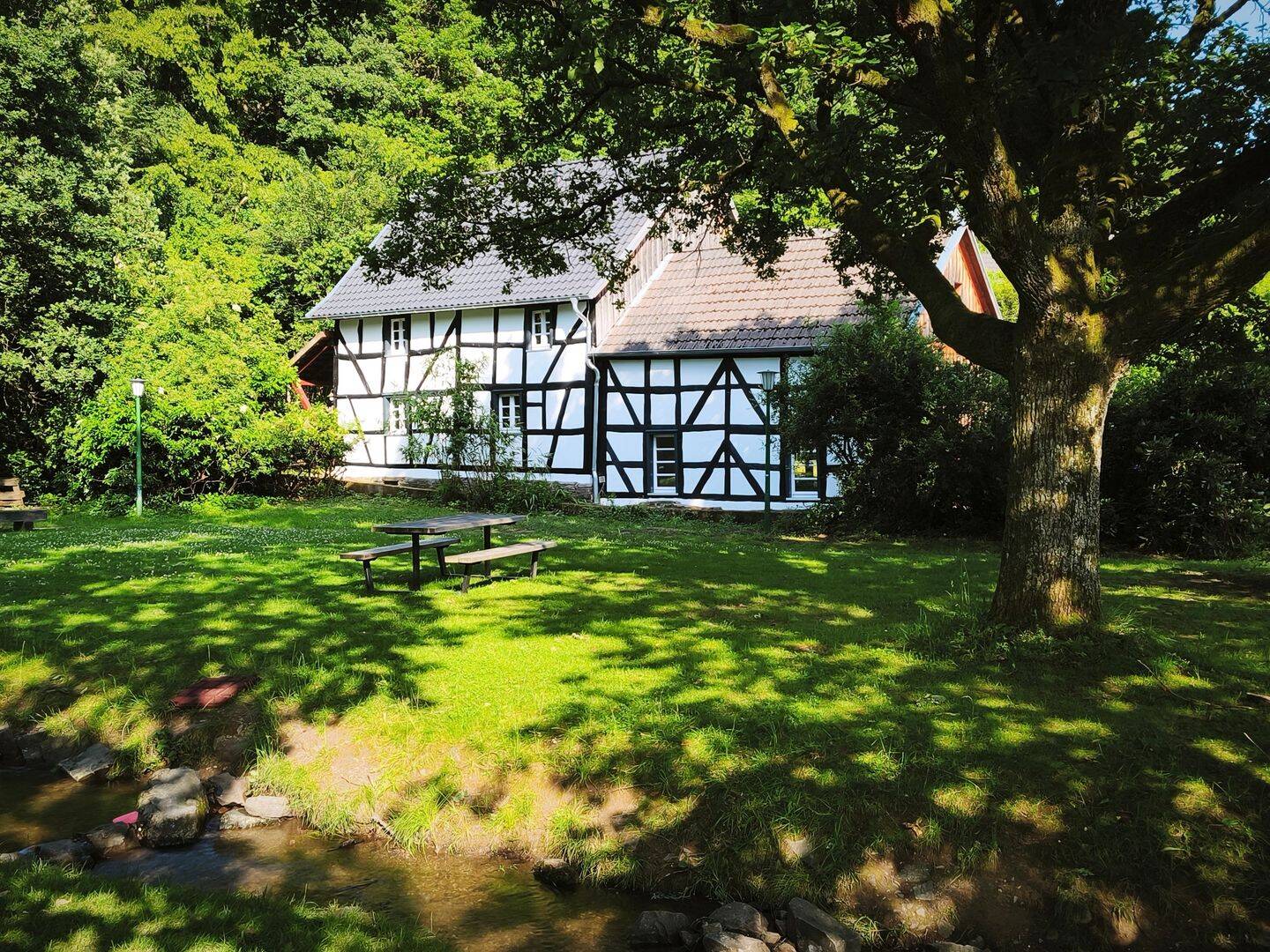 Alt Windeck, baubiologisch saniertes Fachwerkhaus, 51570 Windeck