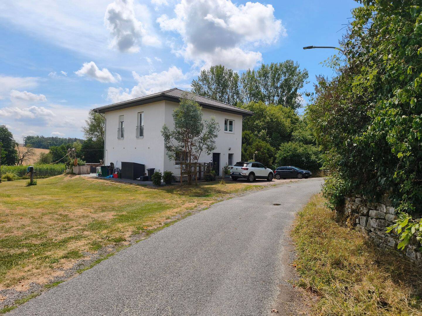 Modernes DGNB-Gold-zertifiziertes Niedrigenergiehaus auf über 2.000 m² Grundstück, 74744 Ahorn
