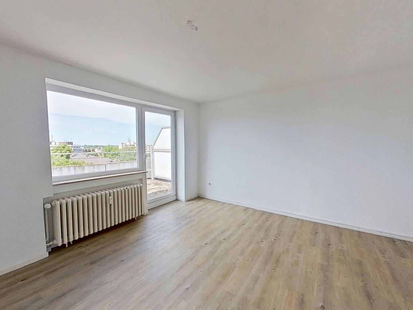 Geräumige 2-Zimmer-Wohnung mit EBK, großem Balkon und tollem Ausblick, 23562 Lübeck (Sankt Jürgen)