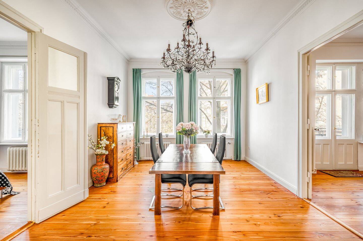Optimal geschnittene 5-Zimmer-Altbauwohnung am Olivaer Platz, 10707 Berlin (Charlottenburg-Wilmersdorf Charlottenburg Wilmersdorf)