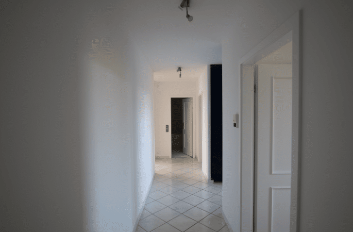 Stilvolle, gepflegte 3-Zimmer-DG-Wohnung mit 2 Balkonen in Zorneding, 85604 Zorneding