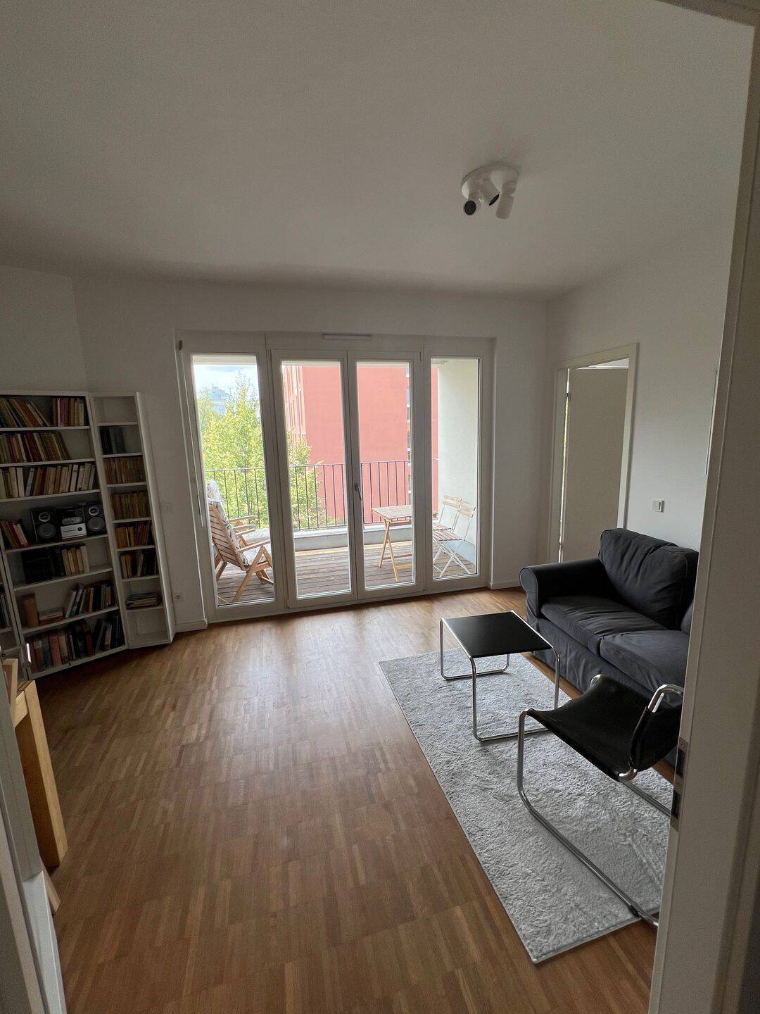 Moderne 2,5-Zimmer-Wohnung | Voll möbliert | Südwest-Balkon | TG-Stellplatz | Aufzug, 13088 Berlin (Pankow)
