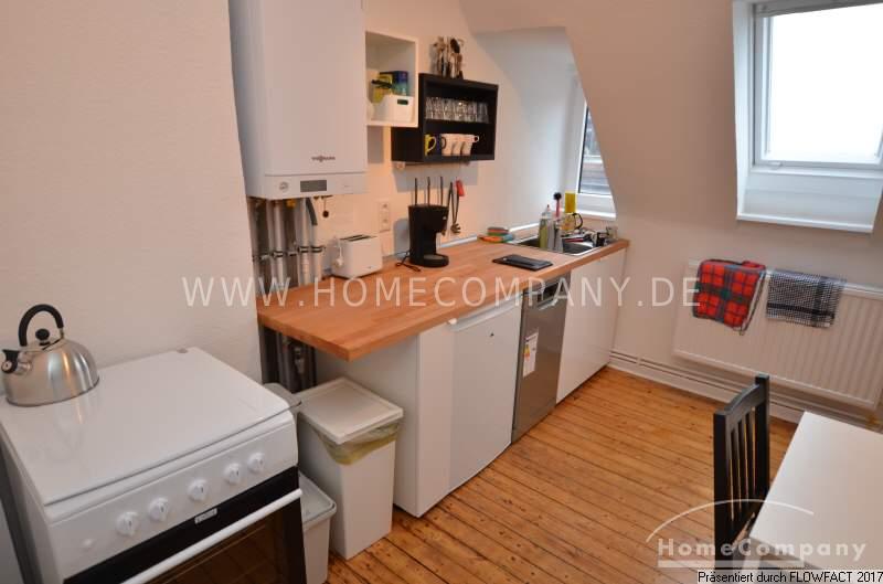 Möblierte Dachgeschosswohnung für 3 - perfekt renoviert, 28239 Bremen (Gröpelingen Ohlenhof Oslebshausen)