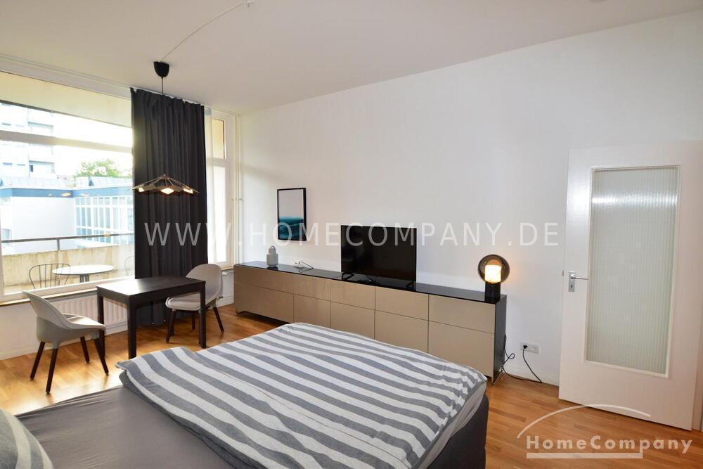 Zentrale Wohnung in Berlin-Mitte mit Balkon, 10963 Berlin (Friedrichshain-Kreuzberg Kreuzberg Tiergarten)