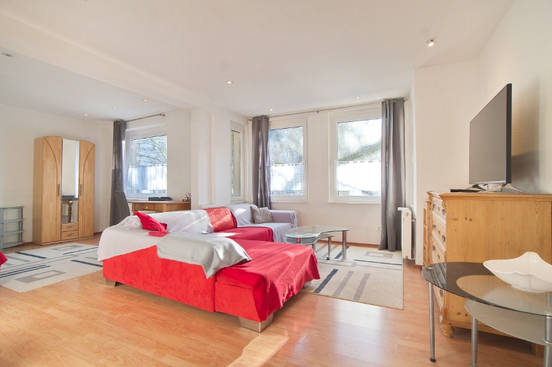 Großzügige Wohnung mit Balkon, nahe U-Bahn, 45145 Essen (Frohnhausen Holsterhausen)