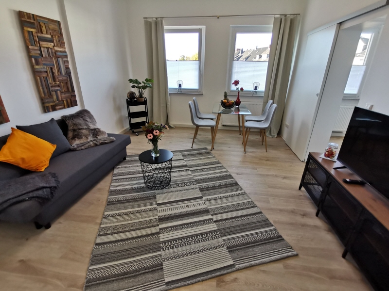 Zentraler 1. OG mit Parkplatz-Anmietung, 45145 Essen (Frohnhausen Holsterhausen)