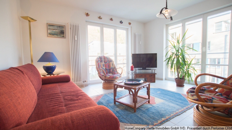 Möblierte Wohnung mit Balkon & Tiefgarage in Freiburg, 79102 Freiburg im Breisgau (Oberau Waldsee Wiehre)