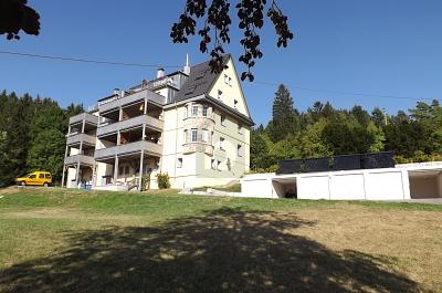 Familienparadies mit Aussicht in Neufra, 72419 Neufra