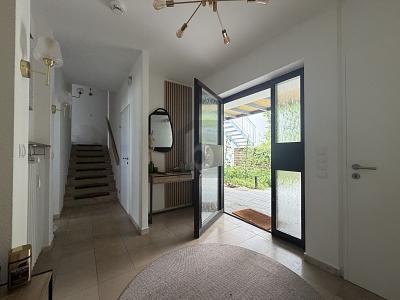 Leiwen Moselblick-Wohnung mit Terrasse & Garten, 54340 Leiwen