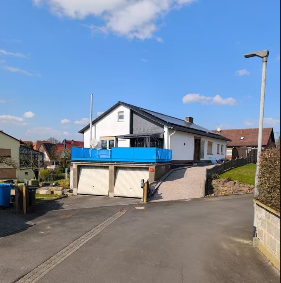 Großzügiges 2-Familienhaus in Stadtallendorf, 35260 Stadtallendorf