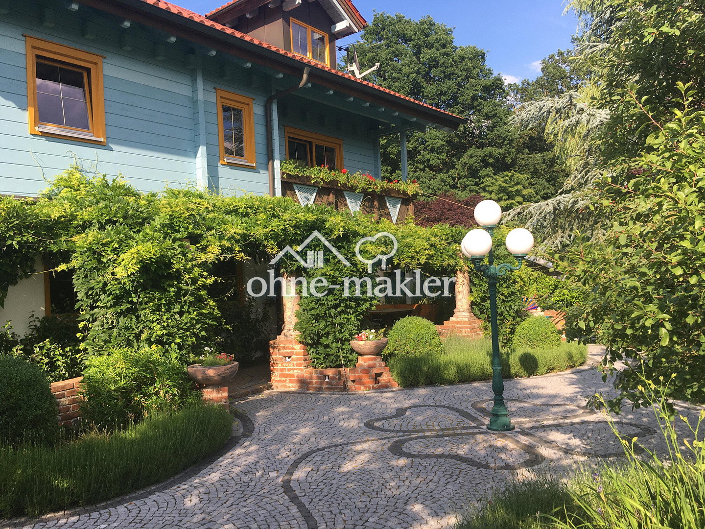Idyllisch wohnen Haus mit ELW & Gartenparadies, 84028 Landshut (Altstadt Peter und Paul)
