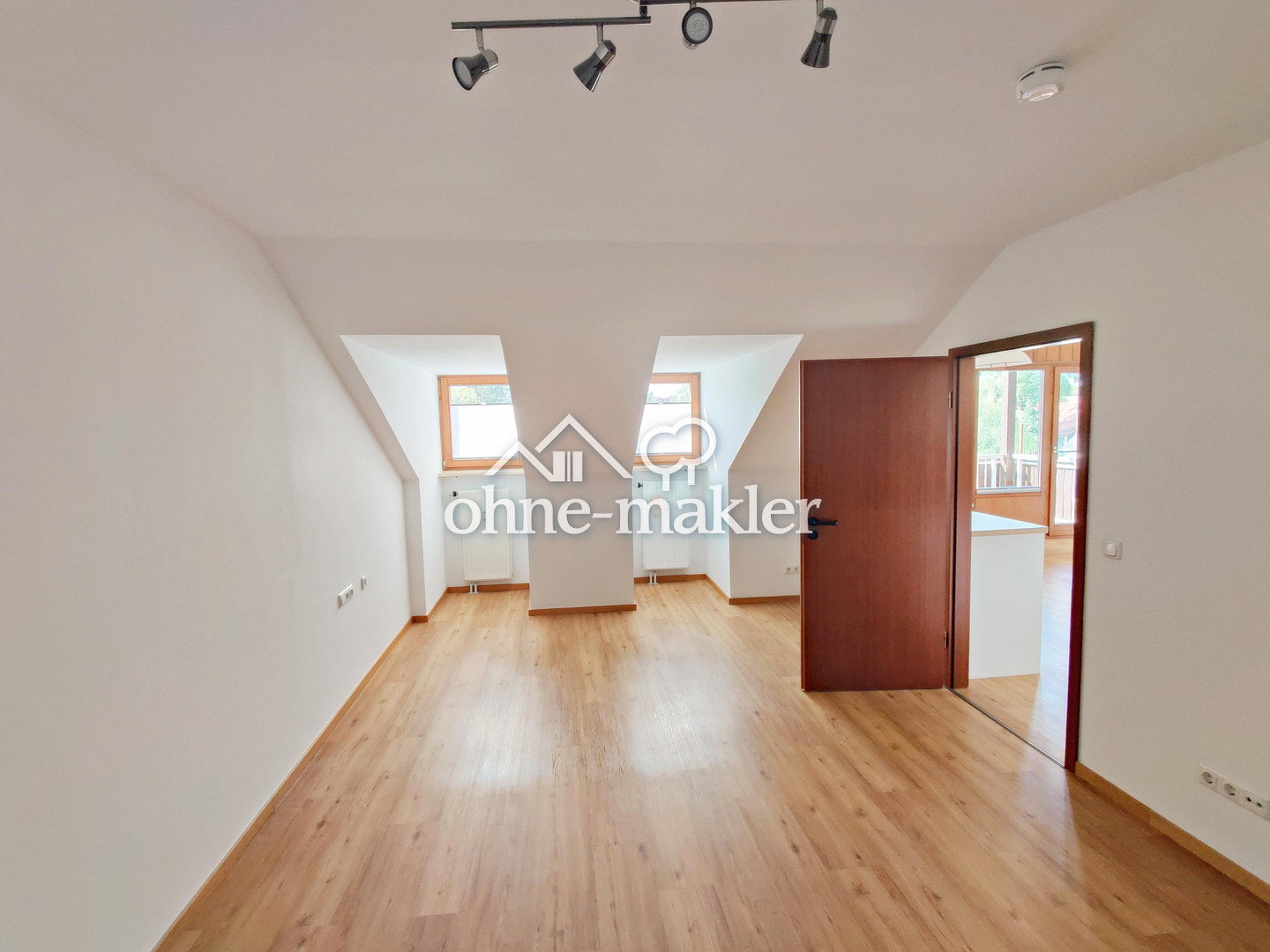 Dachgeschosswohnung mit Balkon & Top-Lage – Bahnhofstrasse 30 a, 85567 Grafing b. München – Vorschaubild 7
