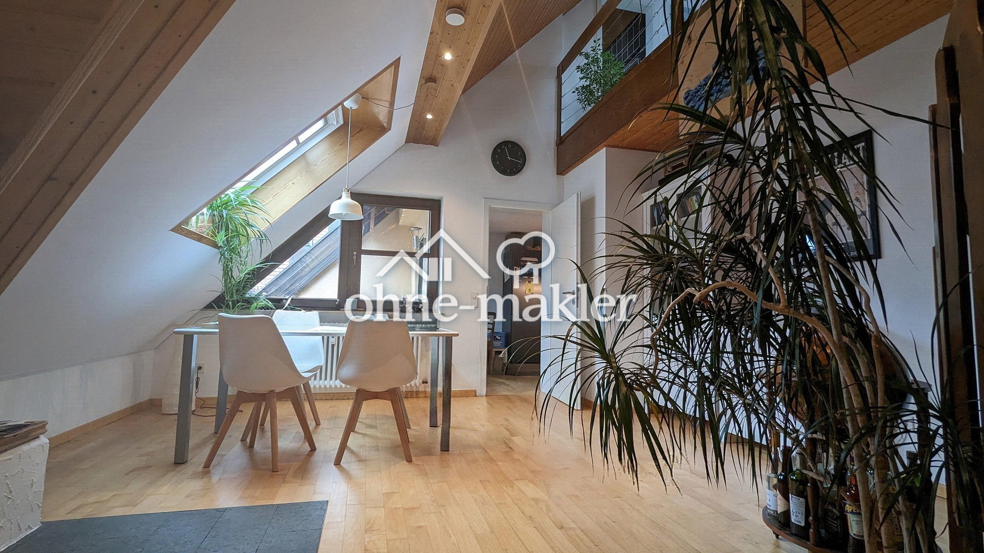 Maisonette mit Kamin & Balkon in Filderstadt, 70794 Filderstadt