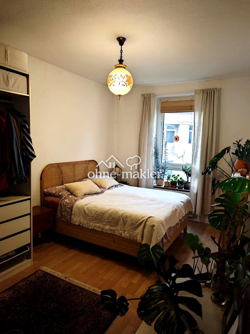 Altbauwohnung mit Kamin & Balkon in Bremerhaven, 27576 Bremerhaven (Lehe Mitte)