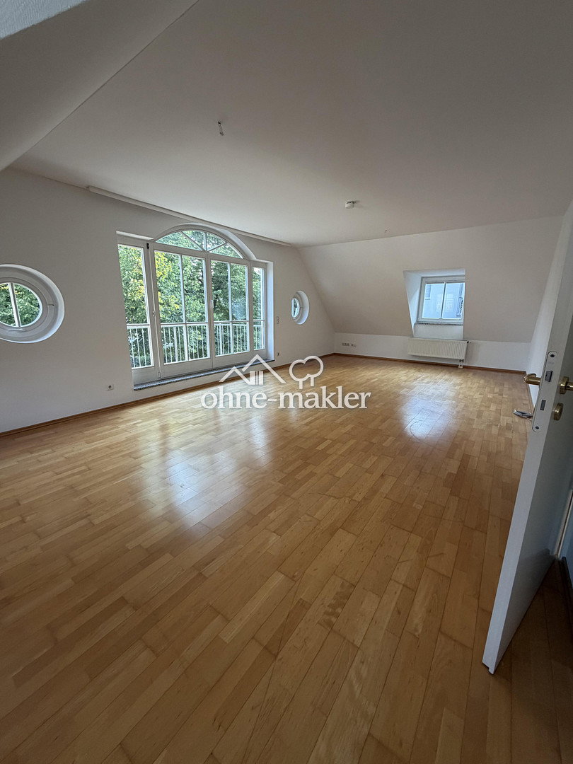 Nymphenburg Helle 4-Zimmer-Dachgeschosswohnung, 80639 München (Laim Neuhausen-Nymphenburg)