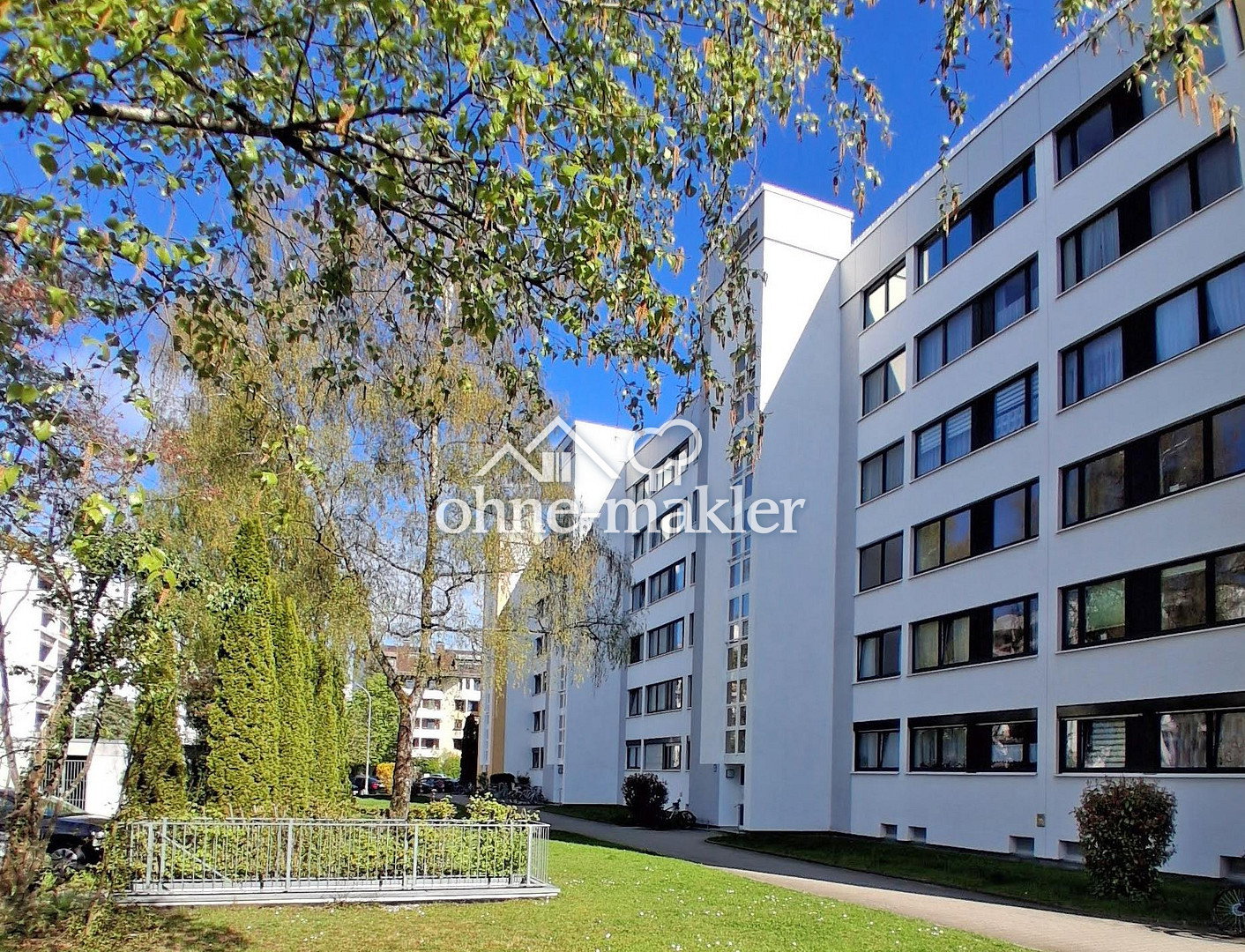 Erstbezug nach Renovierung – Traumwohnung in Unterhaching, 82008 Unterhaching