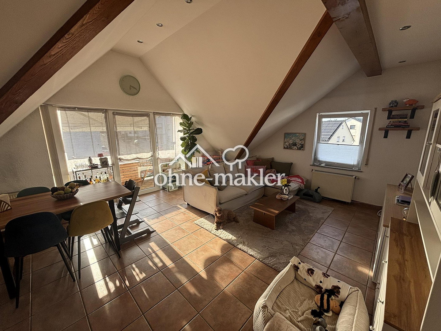 Dachgeschosswohnung in Elz – Balkon & Einbauküche, 65604 Elz