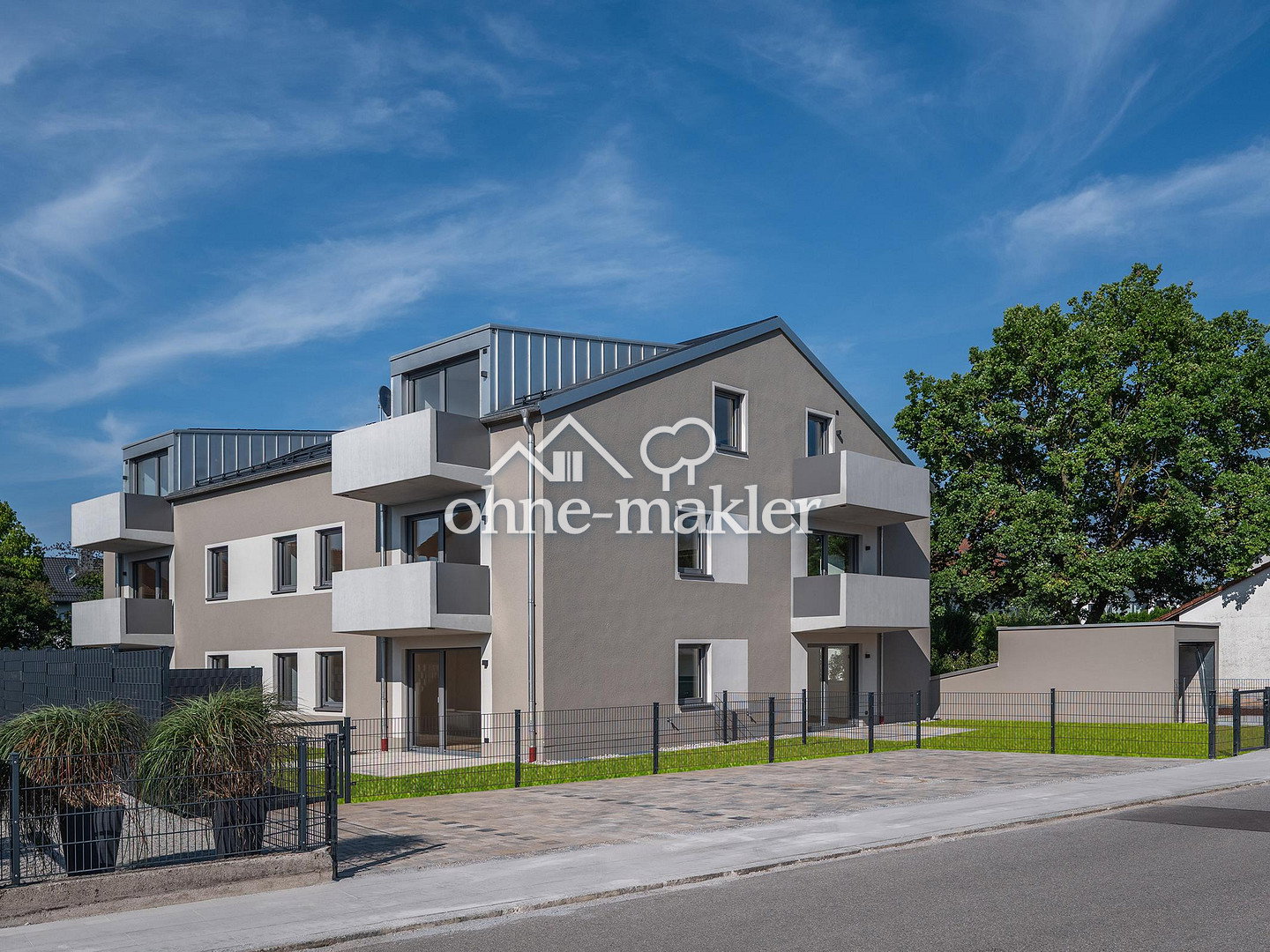 Neubau-DG-Wohnung in Parsdorf Balkon & EBK, 85599 Vaterstetten (Parsdorf)